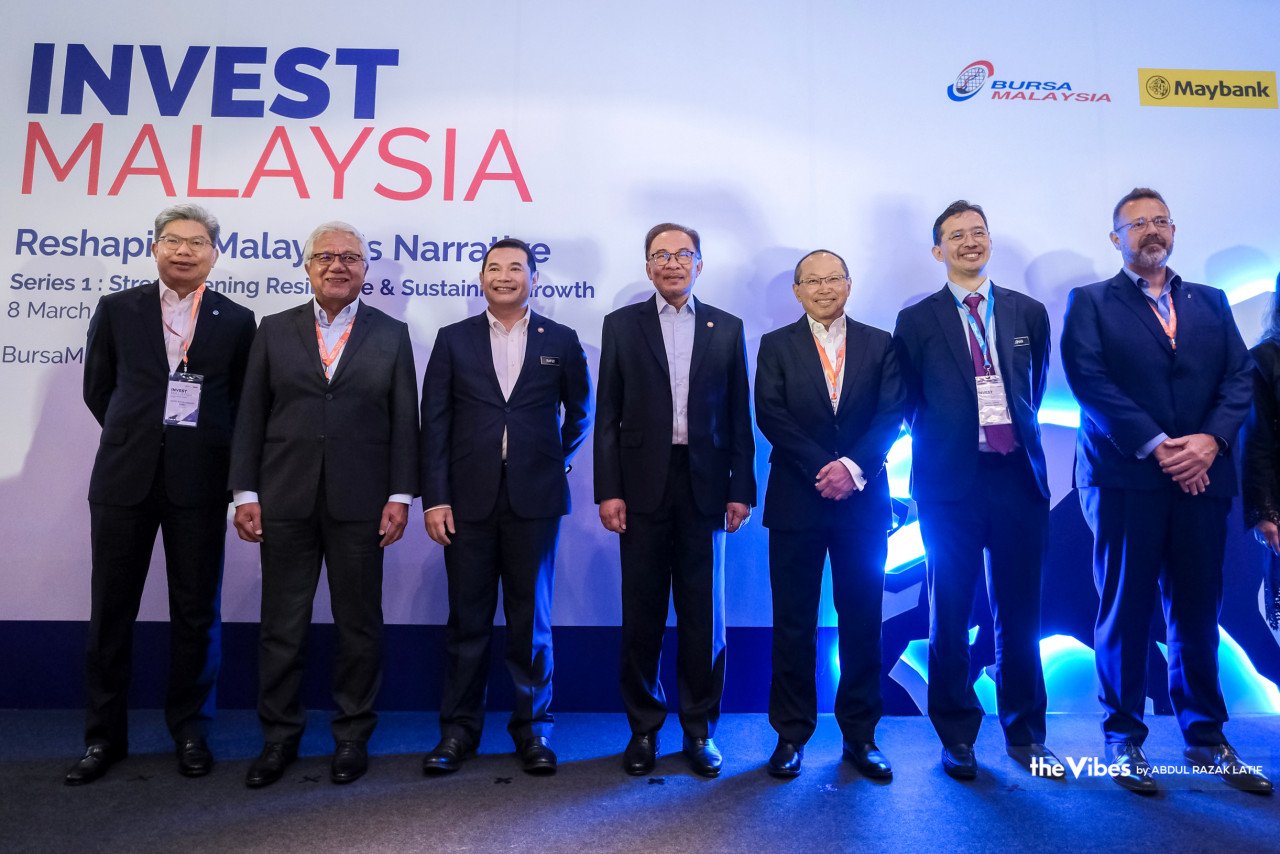 Anwar berkata Bursa Malaysia akan bekerjasama dengan London Stock Exchange Group bulan depan untuk melancarkan platform pelaporan kemampanan berpusat.