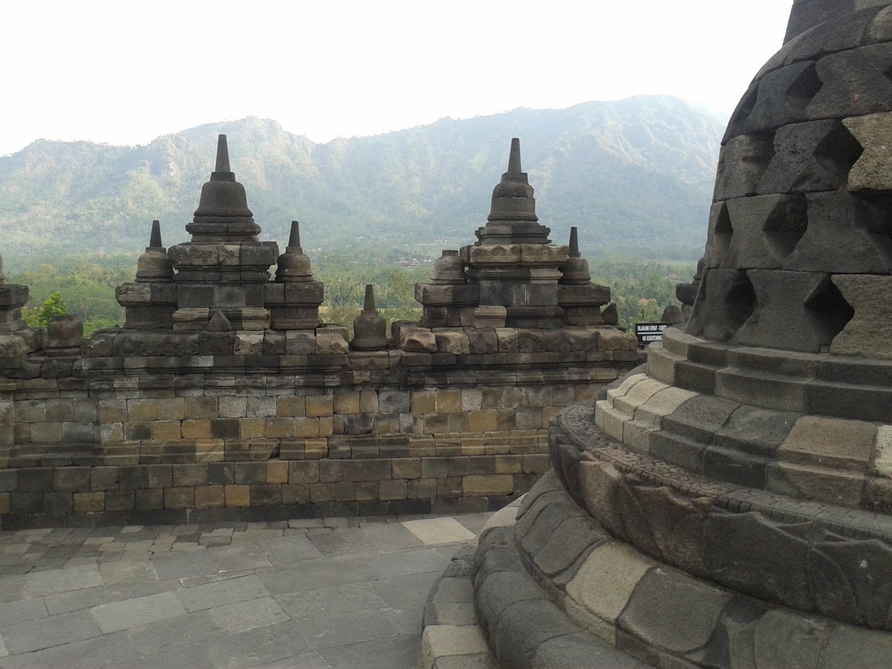 Candi Borobudur, antara tarikan Yogyakarta. Gambar Fail