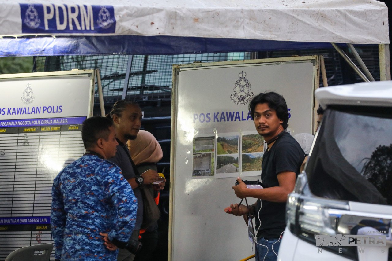 Pusat kawalan polis dibuka di kawasan berhampiran tapak perkhemahan Fathers’ Organic Farm, Gohtong Jaya.