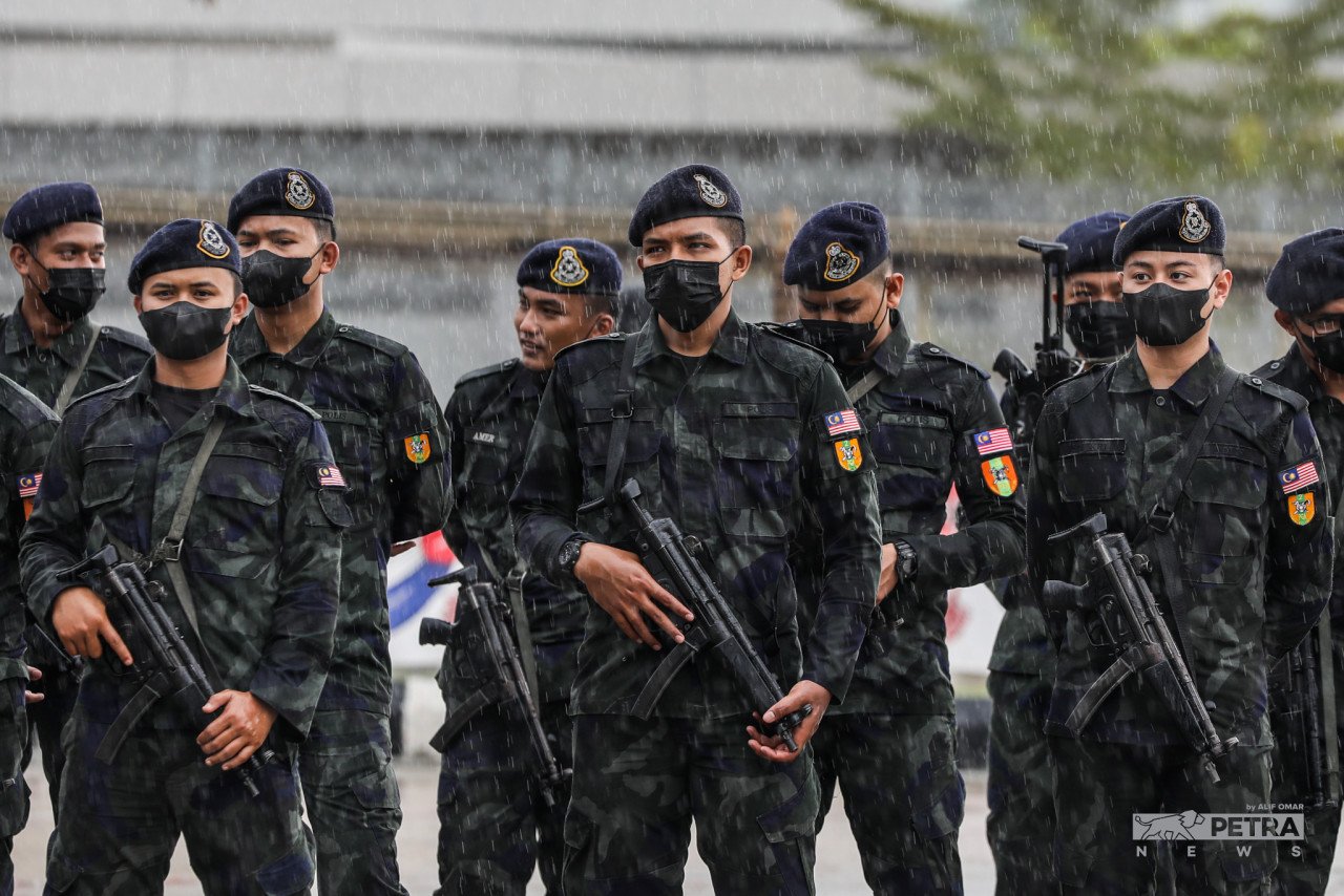 Pasukan khas untuk Ops Khas Sempadan telah bersiap sedia untuk mengawal sempadan di Bukit Kayu Hitam.