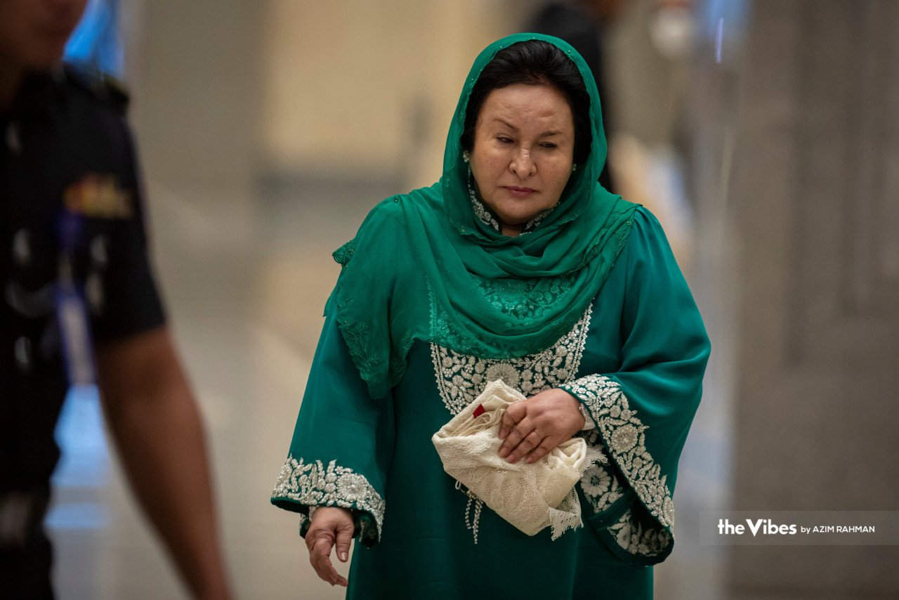 Datin Seri Rosmah Mansor turut hadir di mahkamah hari ini.