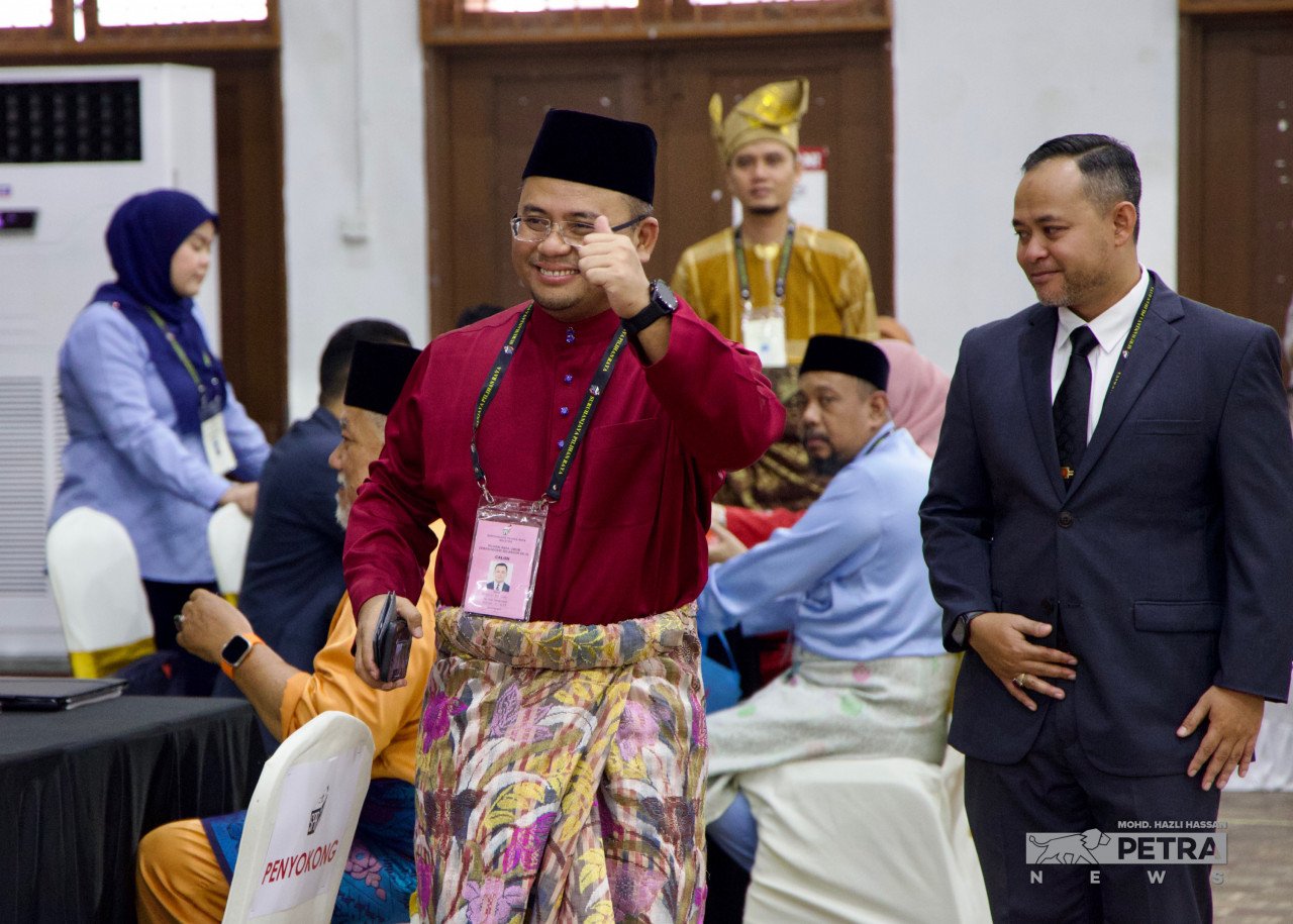 Menteri Besar Selangor, Datuk Seri Amirudin Shari kekal bertanding di Dewan Undangan Negeri Sungai Tua.