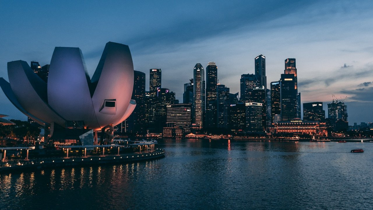 Singapura menduduki tempat kelima dalam senarai Bandar Terkaya 2022 - Gambar Unsplash