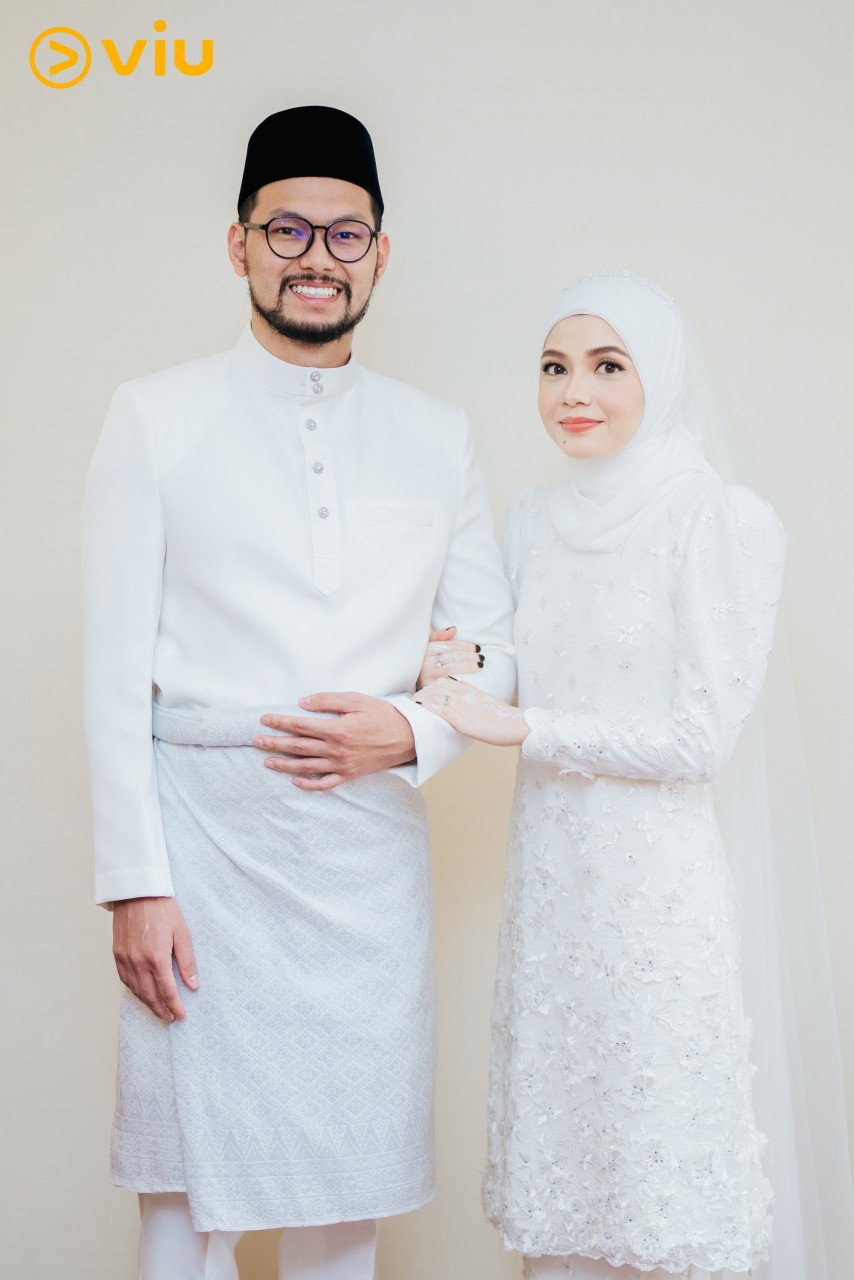 Pasangan suami isteri Mohamad Syafiq Khor Mohd Kamal Khor, 27, dan Farah Nadhirah Muhammad Khairun, 28, diraikan dalam majlis resepi sempena majlis pelancaran siri drama 'Ijab Kabut'