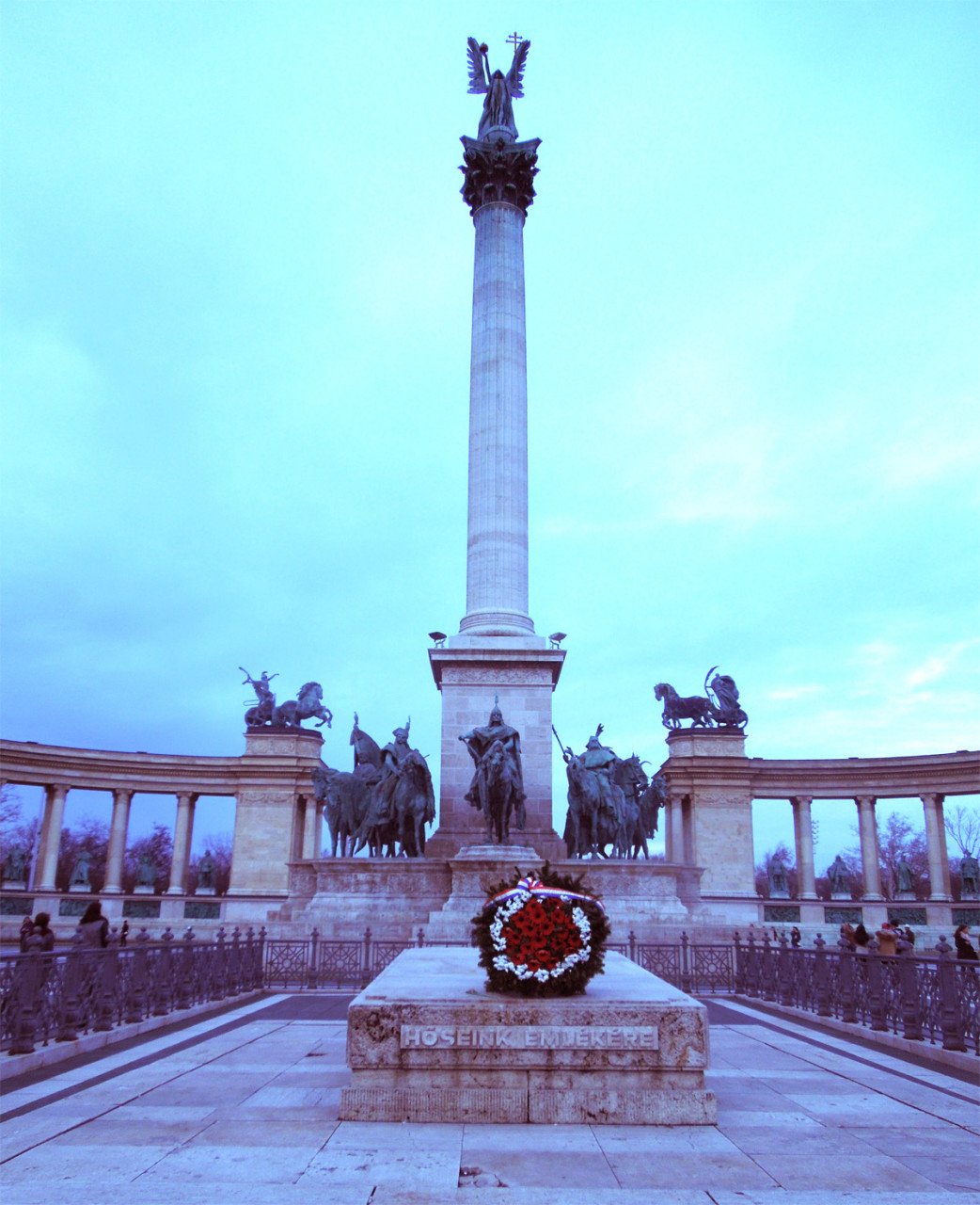Tugu negara Hungary dibina sebagai penghormatan kepada perjuangan pemimpin terdahulu dalam pembentukan negara itu