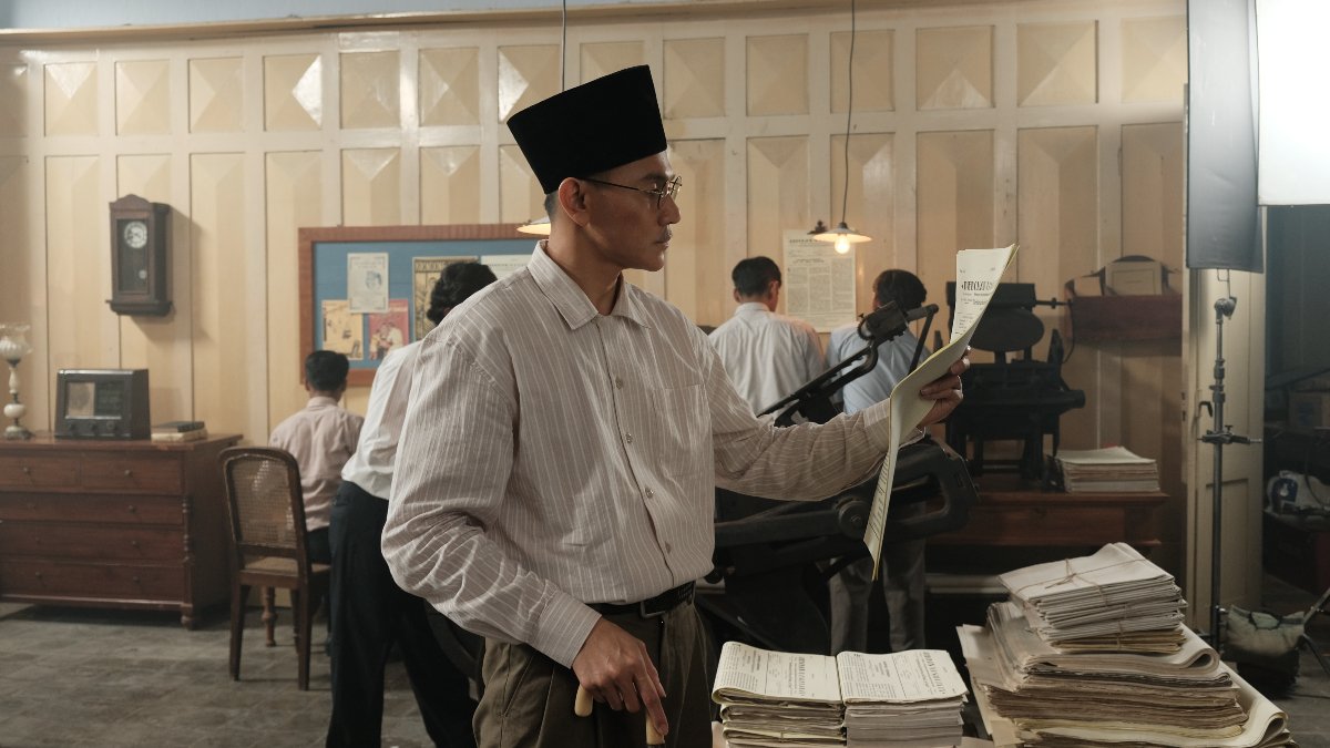 Turut dipaparkan peranan Hamka selaku Ketua di Majalah Pedoman Masyarakat, Medan. - Gambar PR