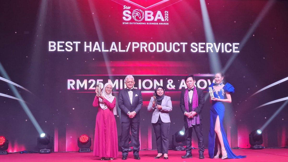 Secret Recipe merangkul anugerah untuk Produk atau Perkhidmatan Halal Terbaik di Star Outstanding Business Awards (SOBA) 2022