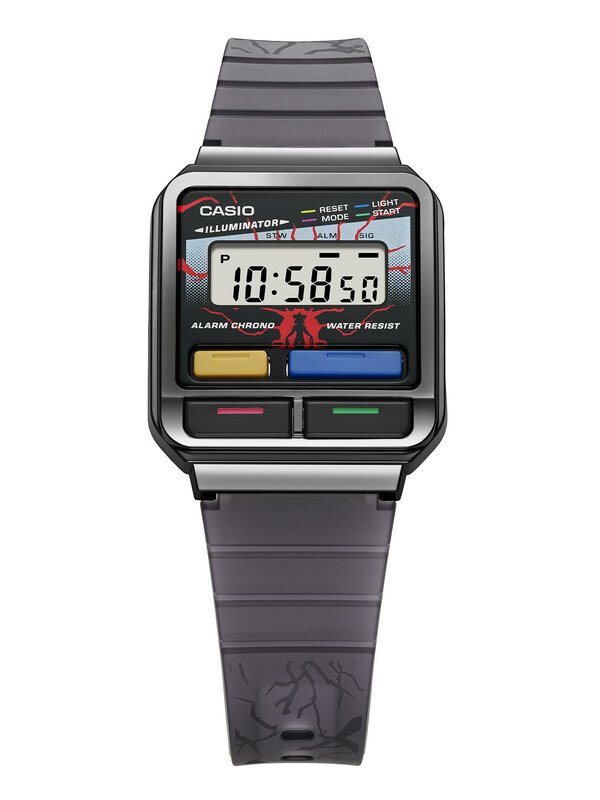 Permukaan jam tangan ini menggambarkan watak-watak Stranger Things, dengan butang depan pop berwarna-warni yang mengingatkan kepada tahun 1980-an.