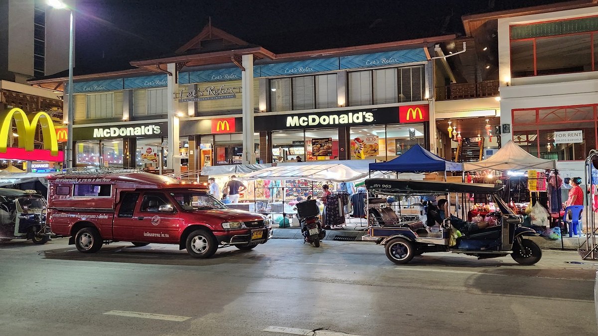 Bazar Malam, Chiang Mai. - Gambar oleh Rahayu MN