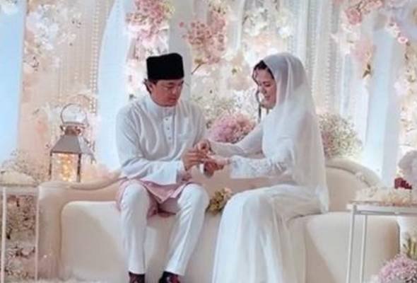 Gambar perkahwinan Engku Emran dan Noor Nabila pada 2021. - gambar Astro Awani 