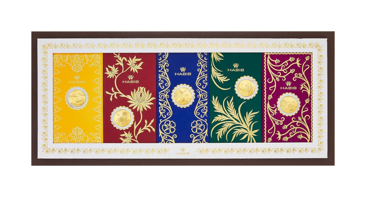 Wafer Syiling Emas 999.9 Edisi Terhad tahun ini didatangkan dalam lima reka bentuk berbeza – Bunga Cengkih, Bunga Kekwa, Bunga Padi, Bunga Raya, dan Awan Larat