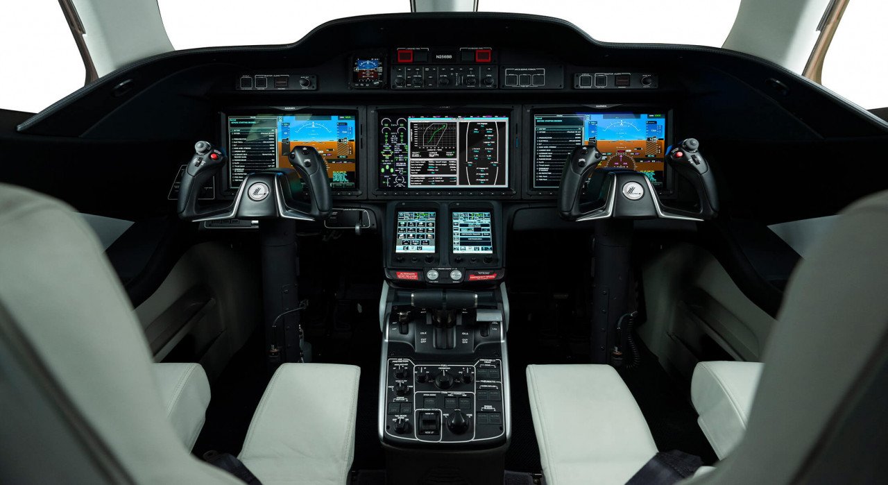 Ia dilengkapi teknologi sistem avionik Garmin G3000 yang berfungsi untuk mengawal tekanan, pencahayaan dan pencairan ais  secara automatik. - Gambar hondajet.com