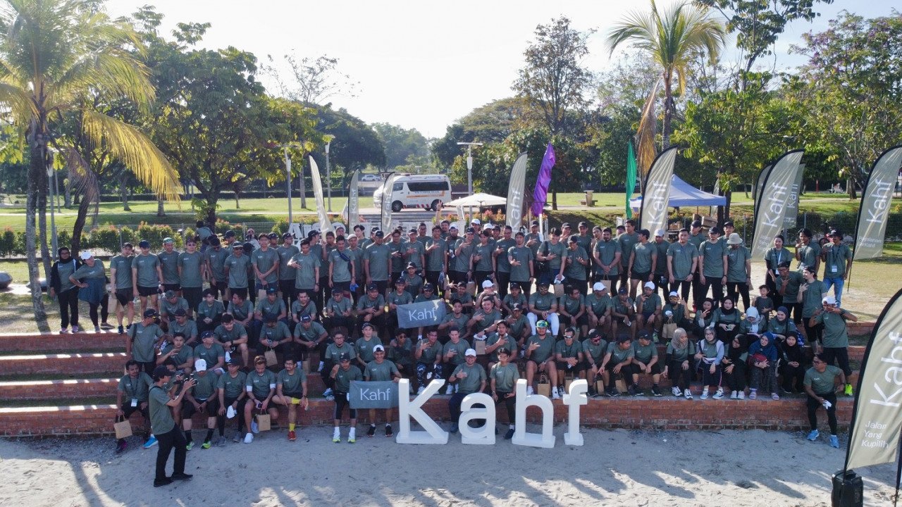 Sebahagian daripada 150 peserta larian KahfBro Run. - Gambar oleh KAHF 