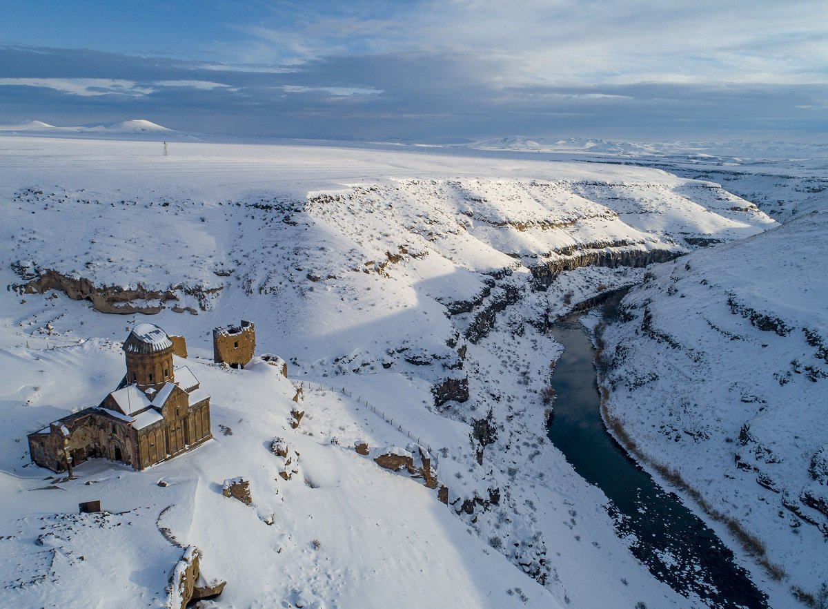 Kars Ani Harabeleri Örenyeri Ancient City - Gambar oleh Impact Communication