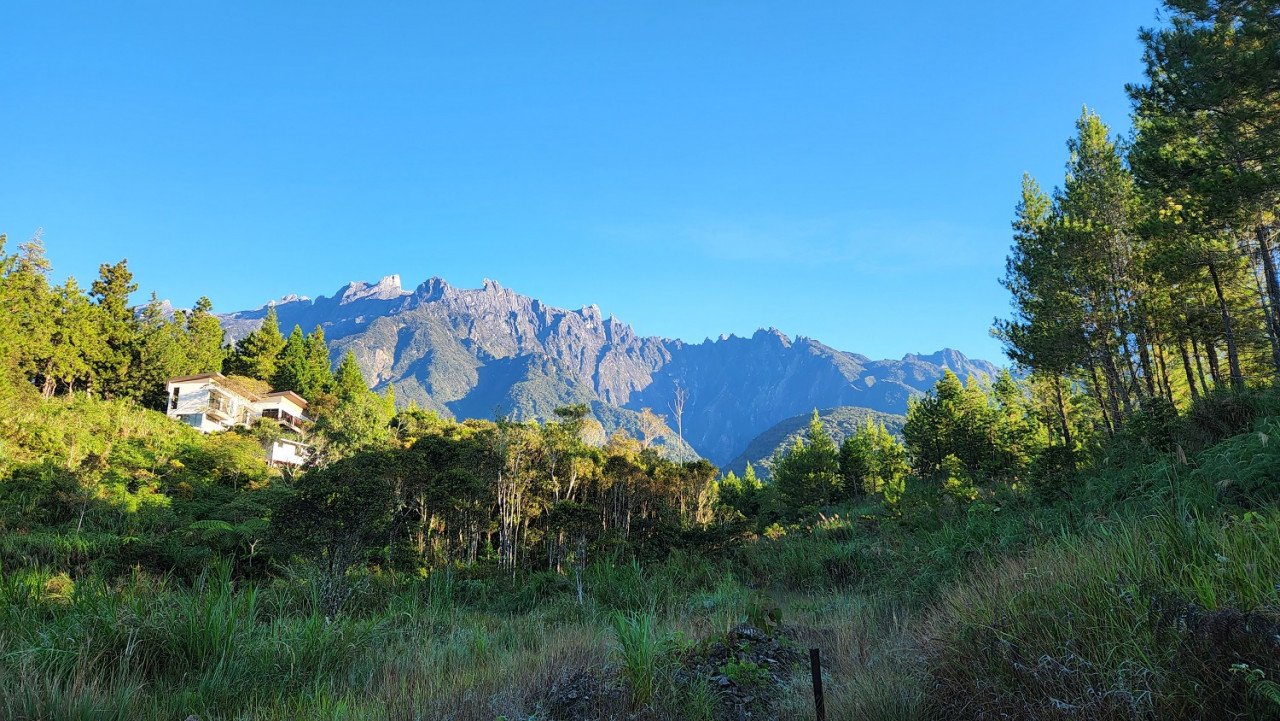 Pemandangan Gunung Kinabalu dari Kiram Village – Gambar oleh Rahayu MN
