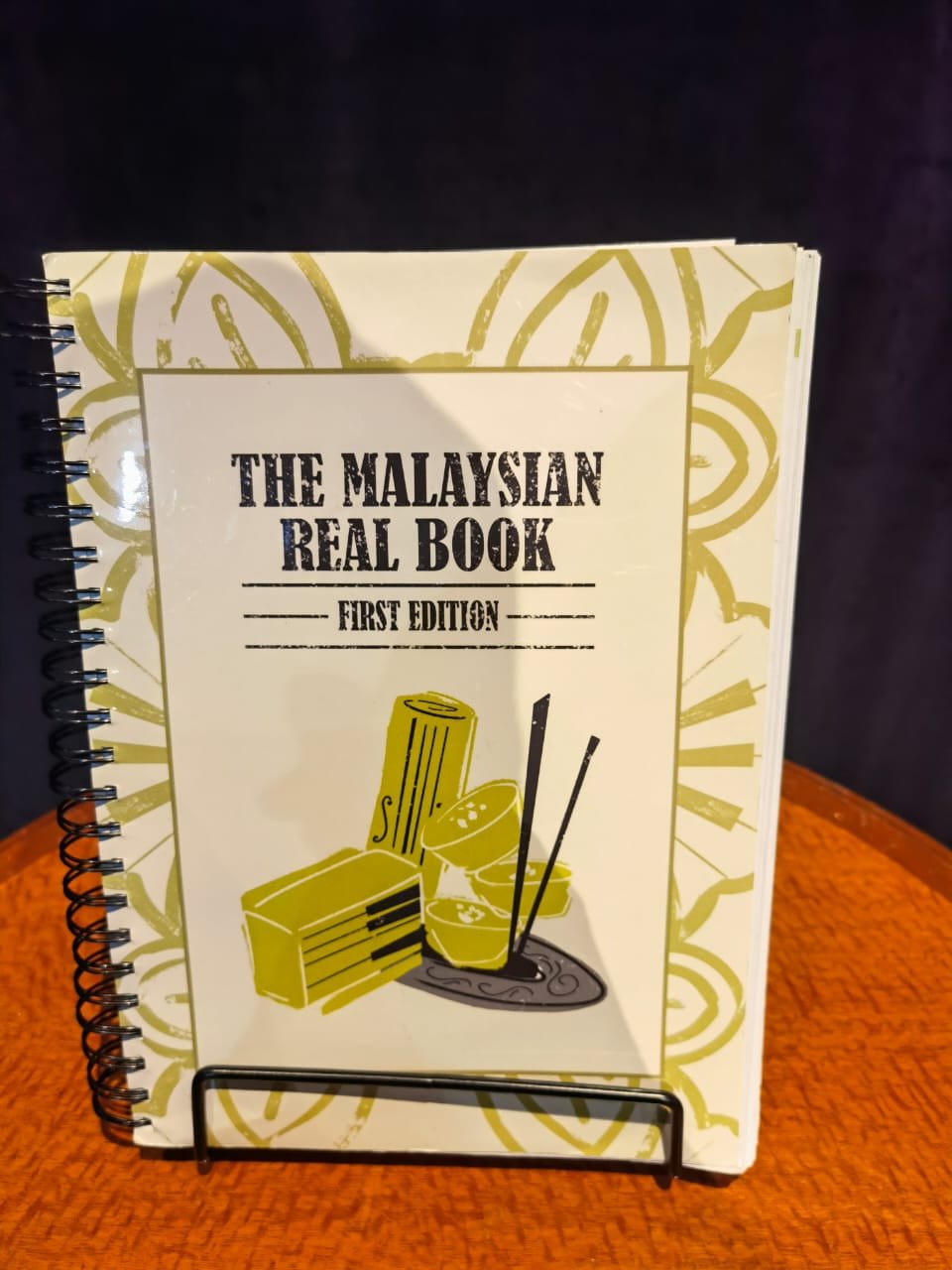 'The Malaysian Real Book' yang menghimpunkan 240 koleksi lagu tanah air.