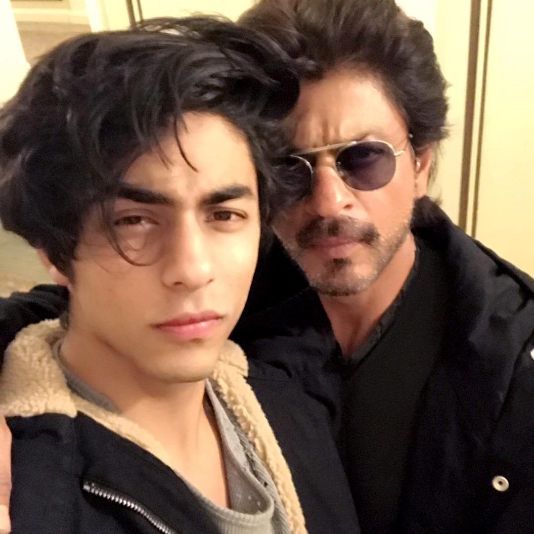 Aryan Khan bersama Shah Rukh Khan - Gambar Instagram Shah Rukh Khan