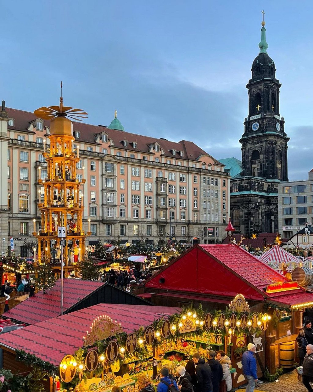 Kini, Striezelmarkt Dresden menjadi tempat yang sangat istimewa bagi warga Dresden