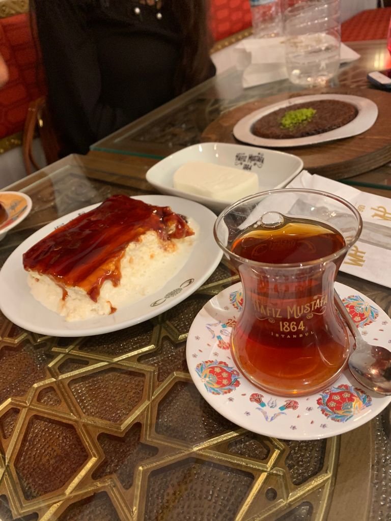 'Trilece' perisa karamel di kedai manisan terkenal, Hafiz Mustafa