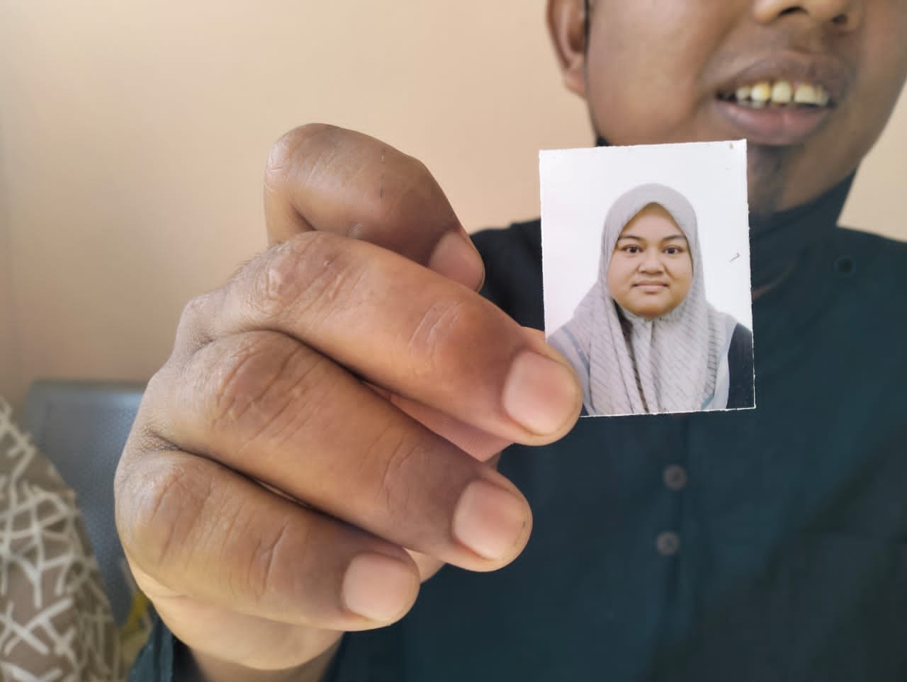 Gambar pasport yang diberikan oleh isterinya, Nur Shafiqah Abdullah sebelum beliau maut dalam kemalangan, semalam.