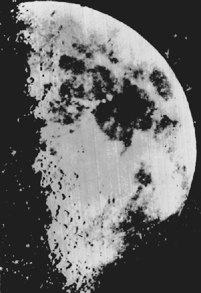Imej bulan oleh John Adams Whipple. Menggunakan kaedah daguerreotype. Tahun 1851.