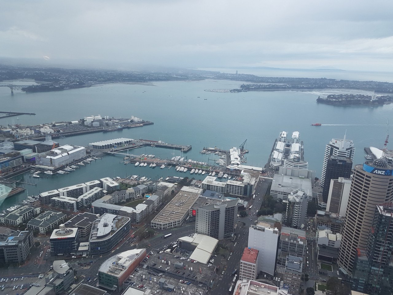 Pemandang Auckland dari Sky Tower. Gambar: Shah Shamshiri