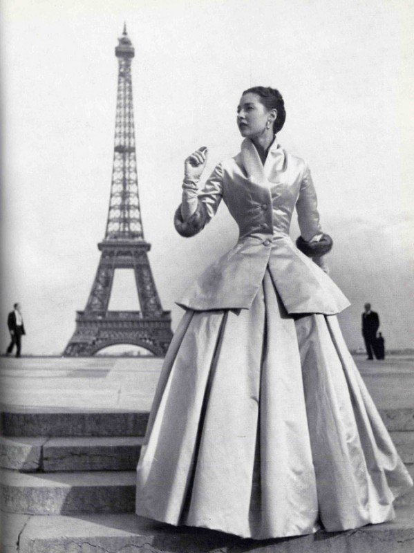 Antara gaya yang dikeluarkan oleh Christian Dior pada tahun 1940-an