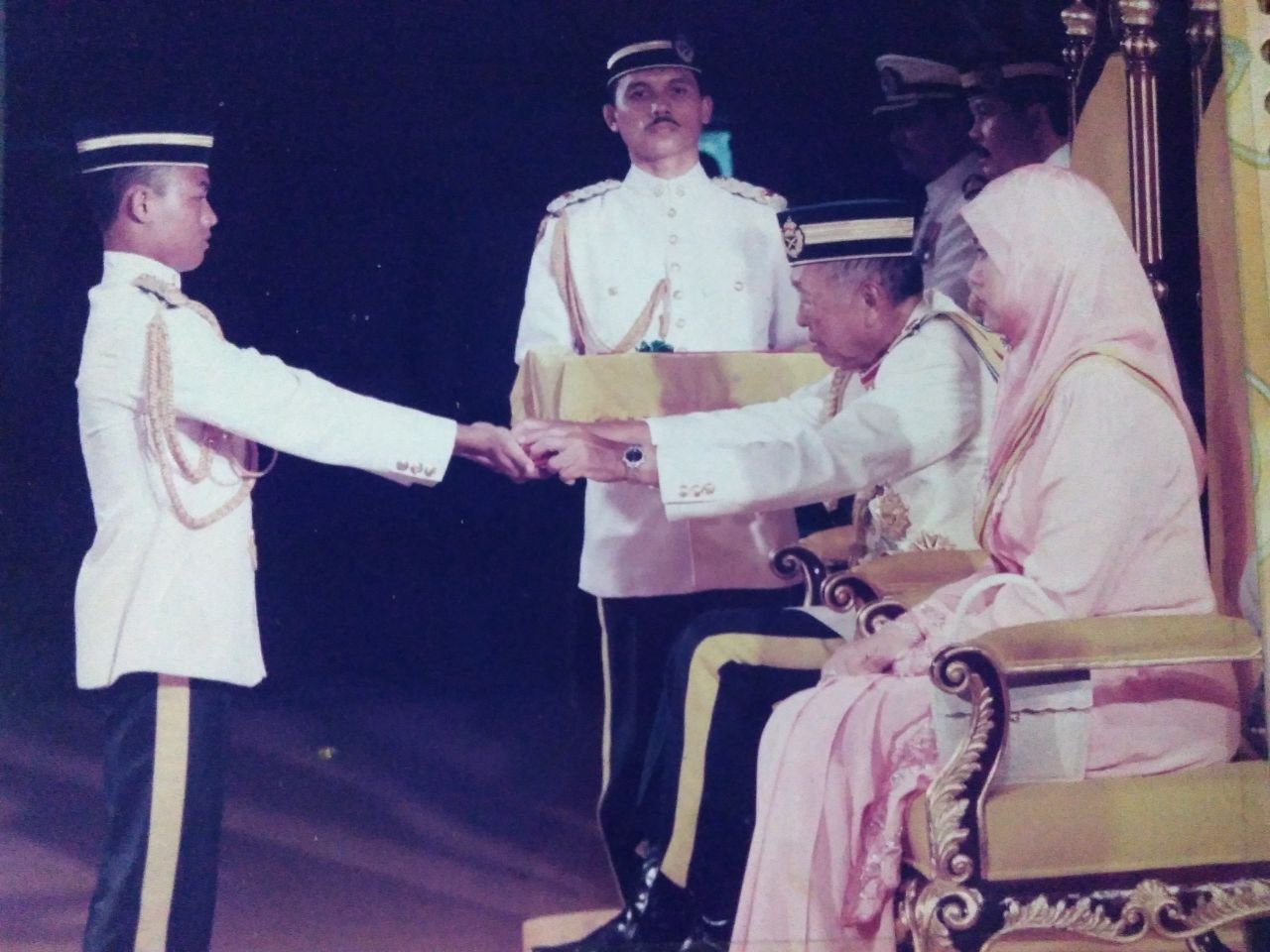 Mejar Sharul Pada Hari Pengurniaan Watikah Pentauliahan DiRaja Pegawai Kadet Palapes Universiti Awam ke-18