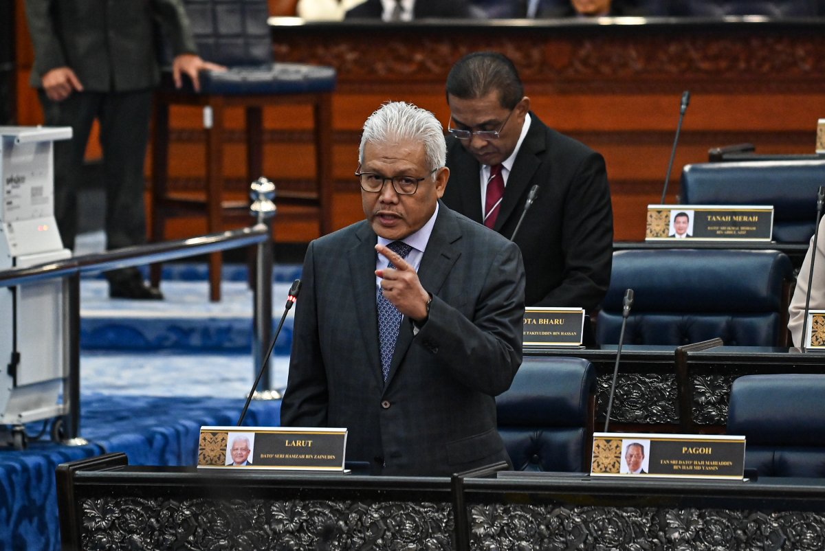 Ahli Parlimen Larut yang juga Ketua Pembangkang, Datuk Seri Hamzah Zainudin.
