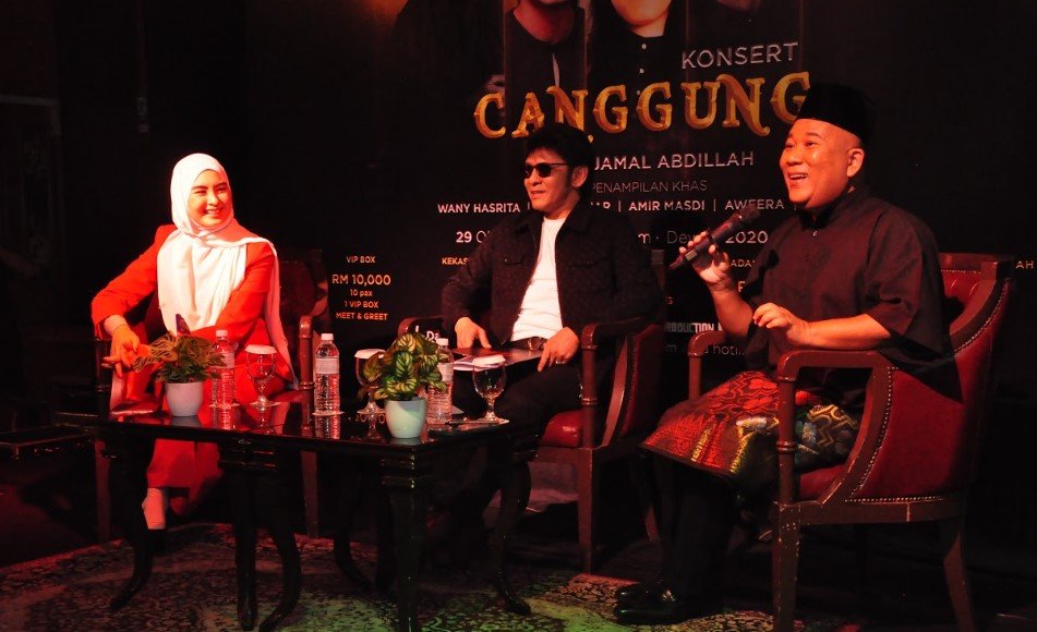 Dari kiri Wany Hasrita, Jamal dan Fadzil Teh pada sidang media mengumumkan penganjuran Konsert Canggung.