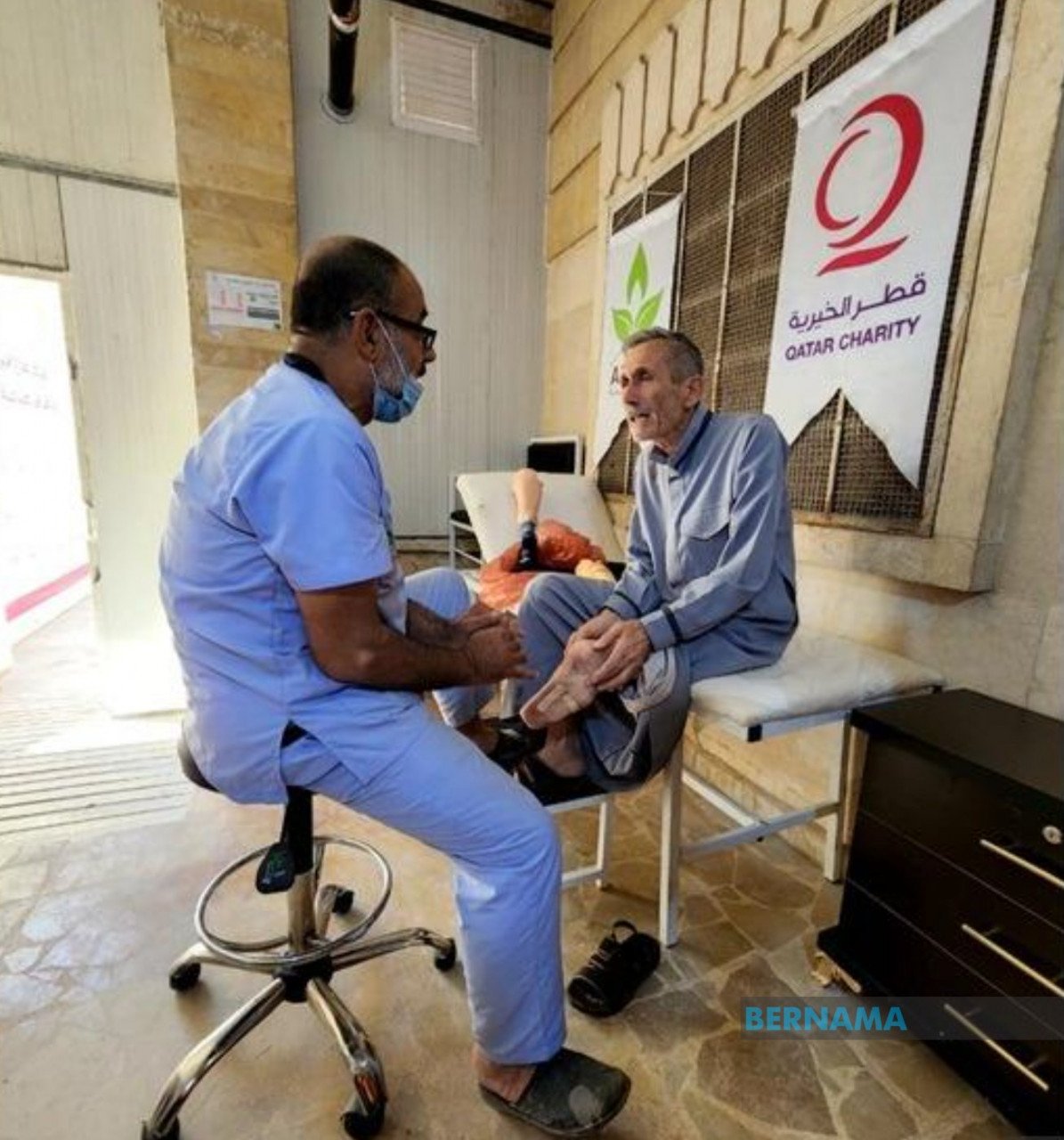 Ghazi Taha, 62, mangsa perang yang kehilangan kaki kirinya apabila perkampungannya di Idlib, dibom. - Gambar Bernama