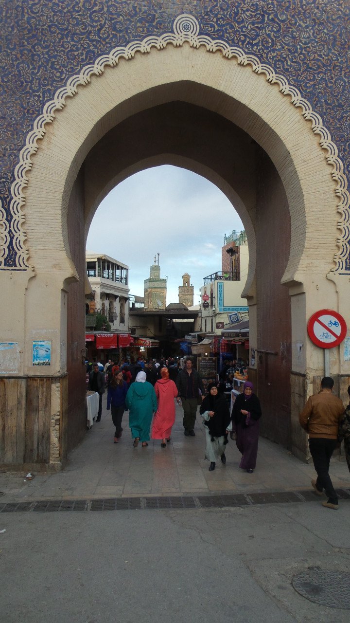 Gerbang biru terkenal di kota Fes