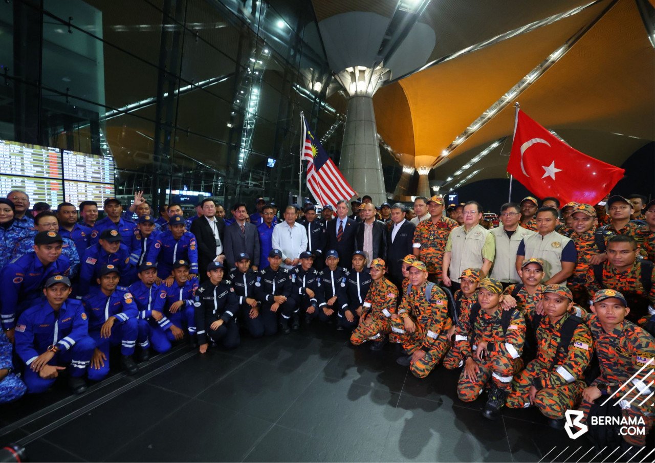 Pasukan yang terlibat dengan misi SAR ke Turkiye.