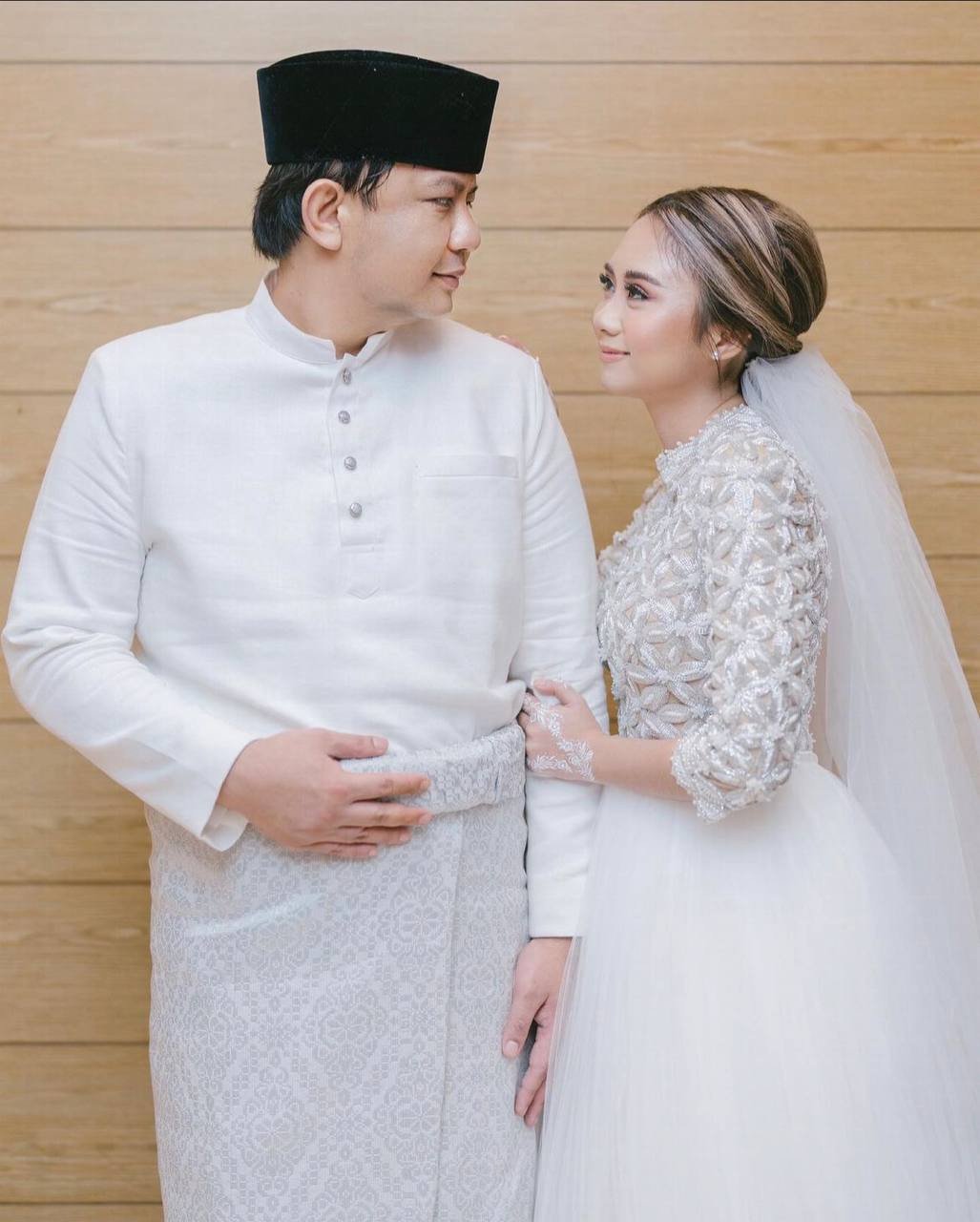 Pelakon Intan Najuwa dan suami, , Datuk Ahmad Asraf Azman. gambar Instagram Intan Najuwa