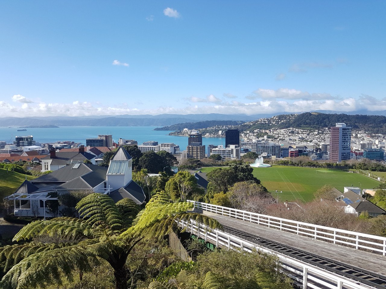 Pemandangan Wellington dari atas stesen kereta kabel
