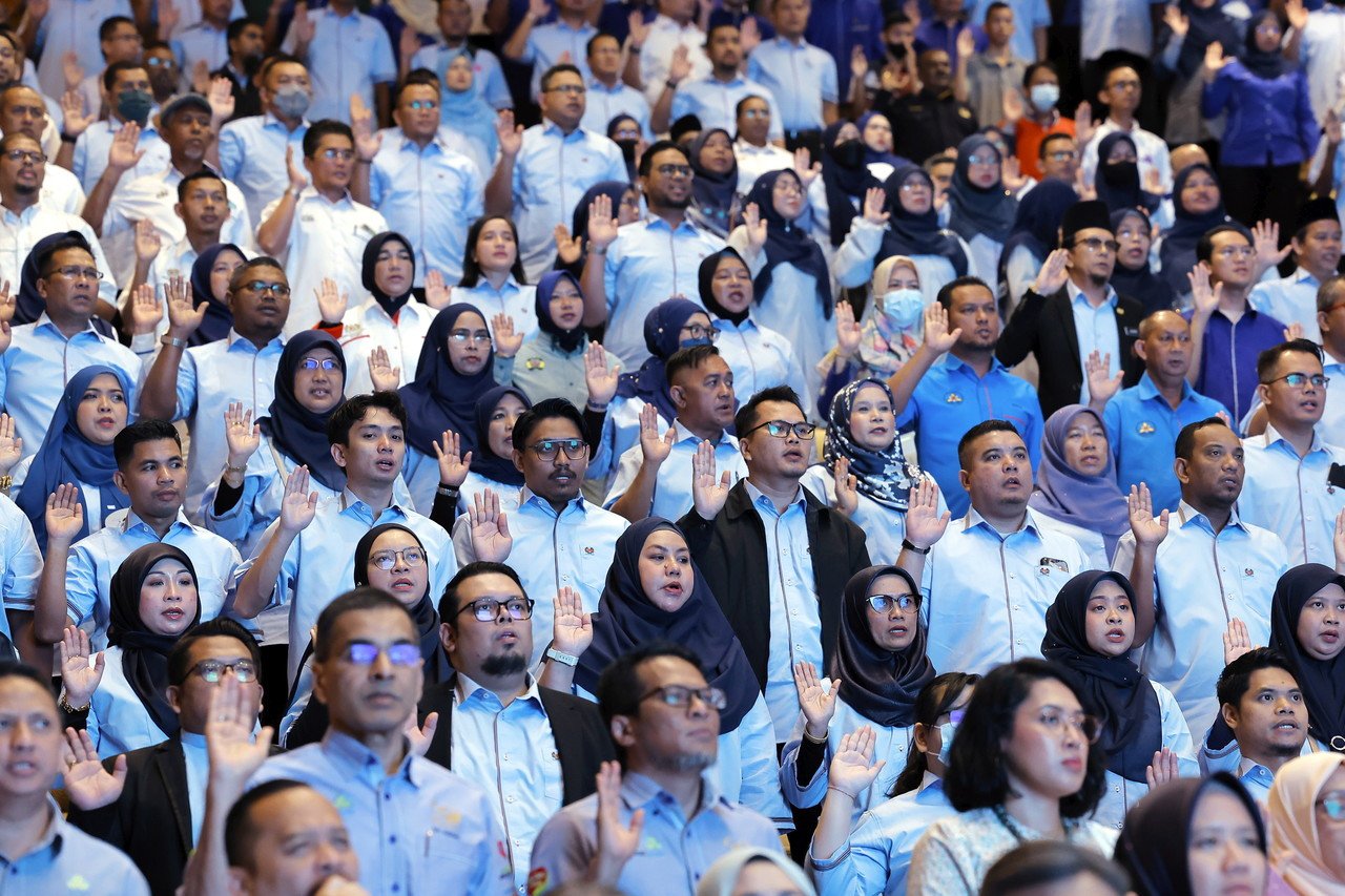 Sambutan Hari Pekerja 2023 yang bertemakan Pekerja Pemangkin Wadah Malaysia MADANI diadakan di Putrajaya hari ini. - Gambar Bernama