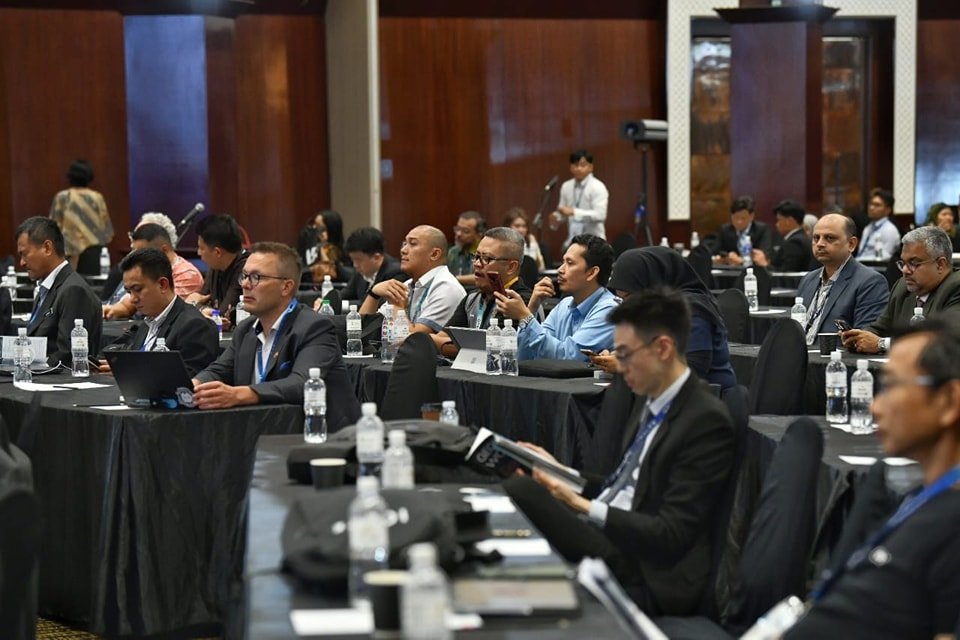 Sebahagian peserta Forum Angkasa Antarabangsa Langkawi (LISF) 2023 sempena LIMA'23.