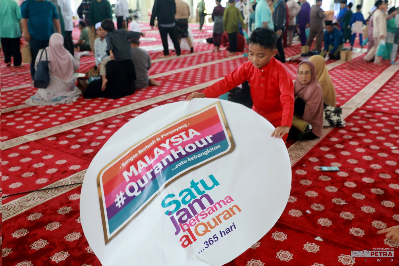 Kanak-kanak turut hadir pada program Malaysia #QuranHour hari ini.