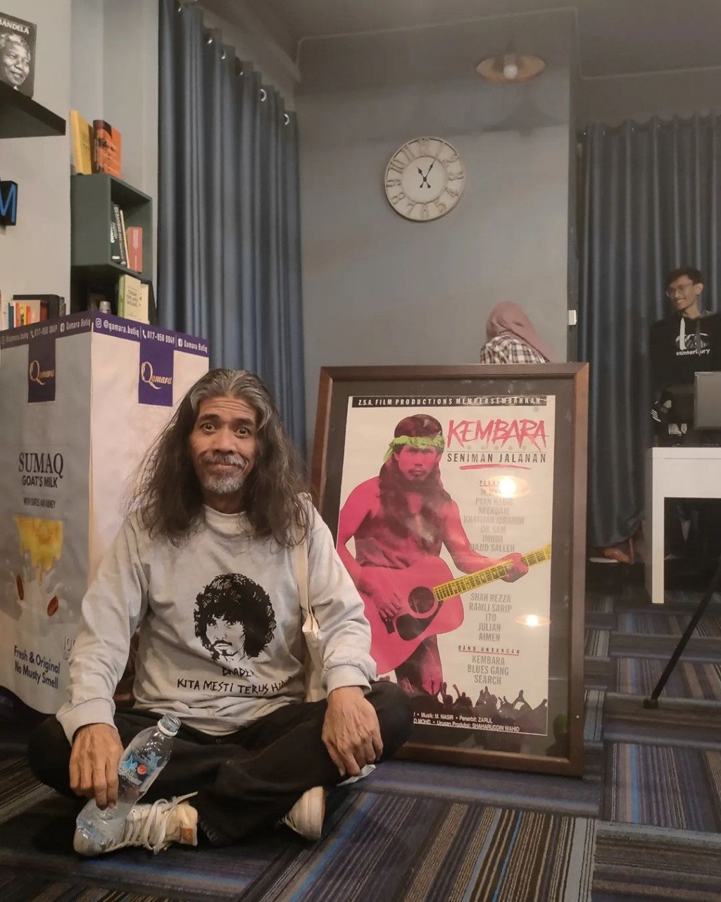 Pyan Habib bersama poster filem 'Kembara Seniman Jalanan' - Gambar Instagram Rabak-Lit