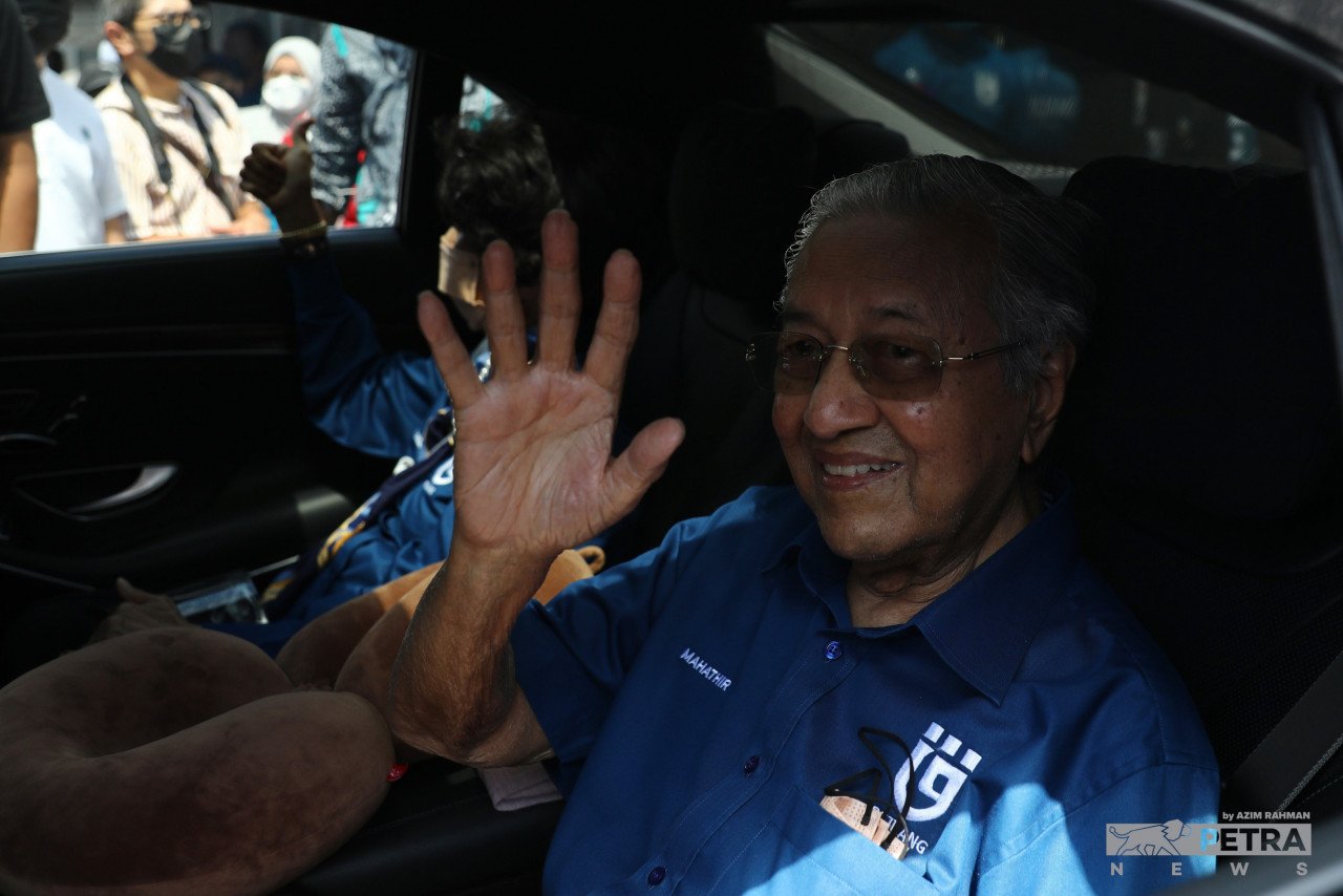 Dr. Mahathir Mohamad - Gambar Azim Abd Rahman