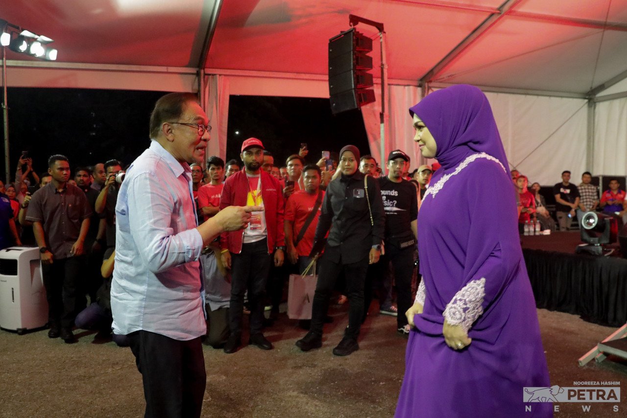 Siti Nurhaliza turut hadir pada ceramah berkenaan - gambar Noreeza Hashim