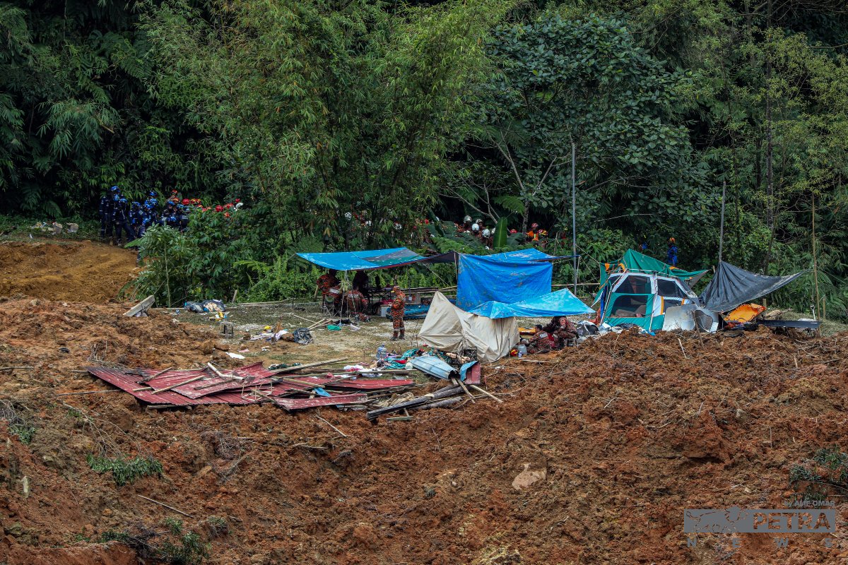 APM adalah antara lima agensi utama terlibat dalam misi SAR mangsa insiden tanah runtuh Batang Kali yang diketuai Jabatan Bomba dan Penyelamat, yang kini memasuki hari ketiga - Gambar Fail