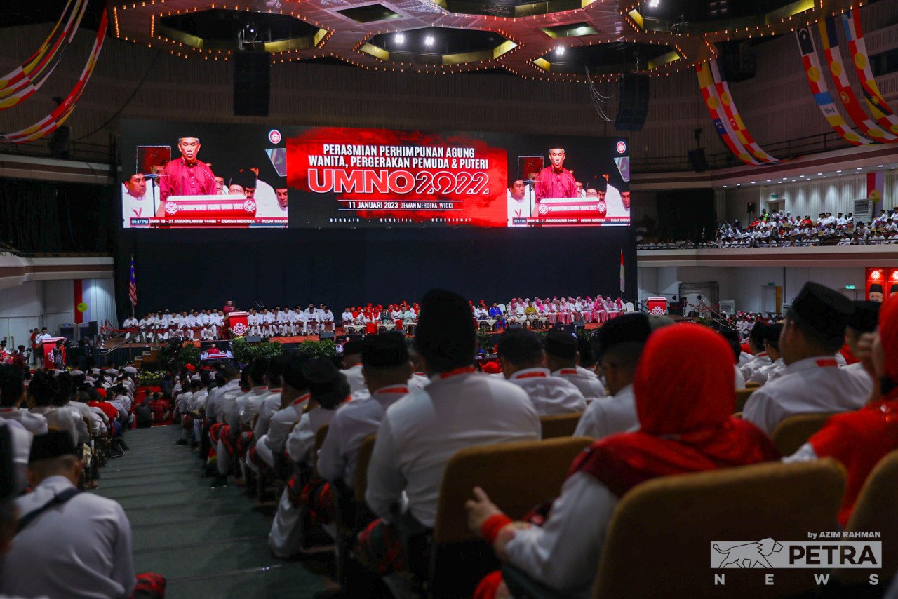 UMNO perlu komited untuk mengembalikan semula Malaysia ke jalan kesederhanaan, memandangkan isu perkauman dan agama sudah menjadi modal parti politik tertentu sehingga ke tahap ekstrem