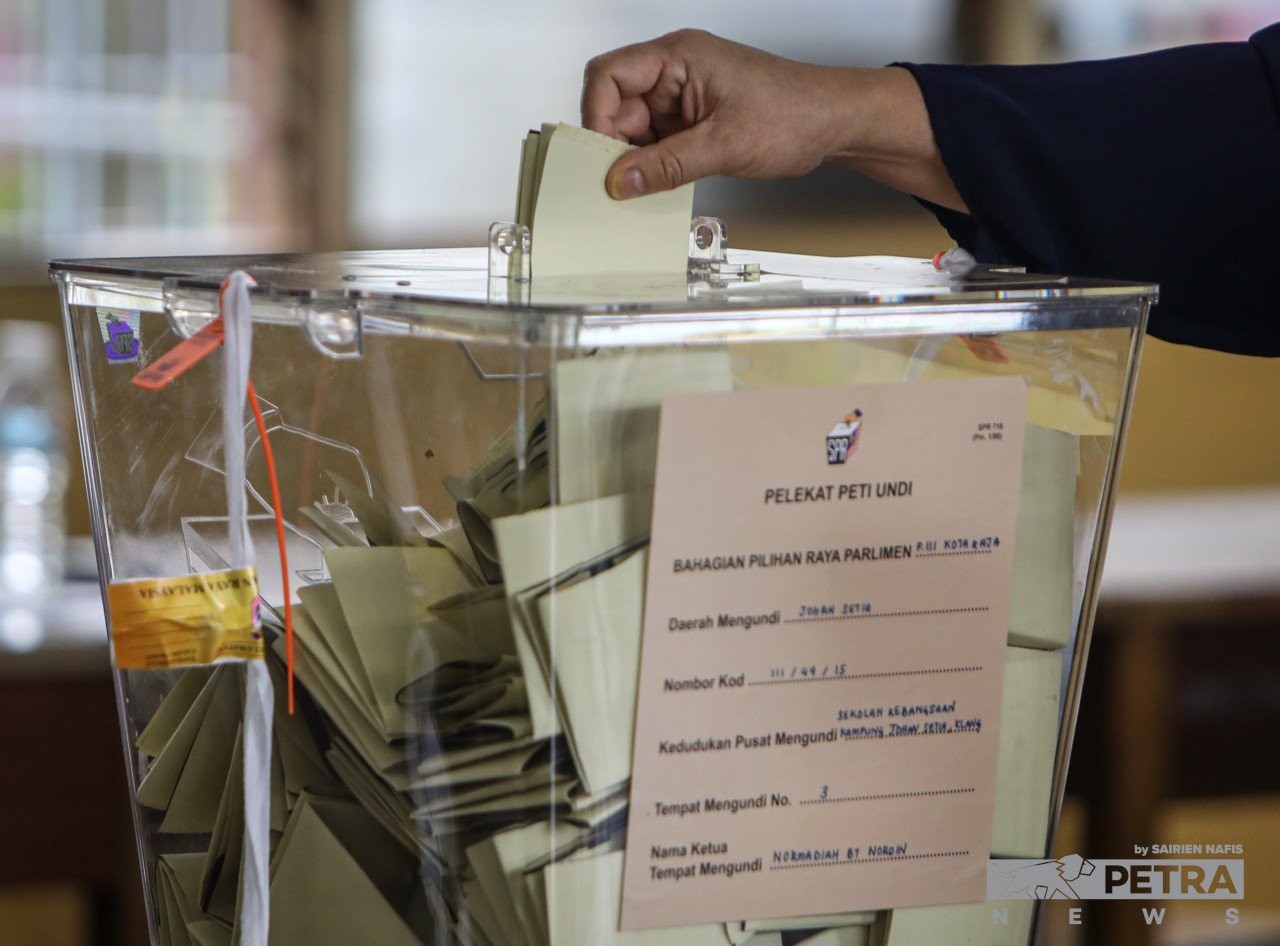 Terdahulu, keputusan Pilihan Raya Umum Ke-15 (PRU-15) pada 19 November lalu, menyaksikan tiada parti memperolehi majoriti atau 50 peratus daripada 219 kerusi dipertandingkan - Gambar Fail