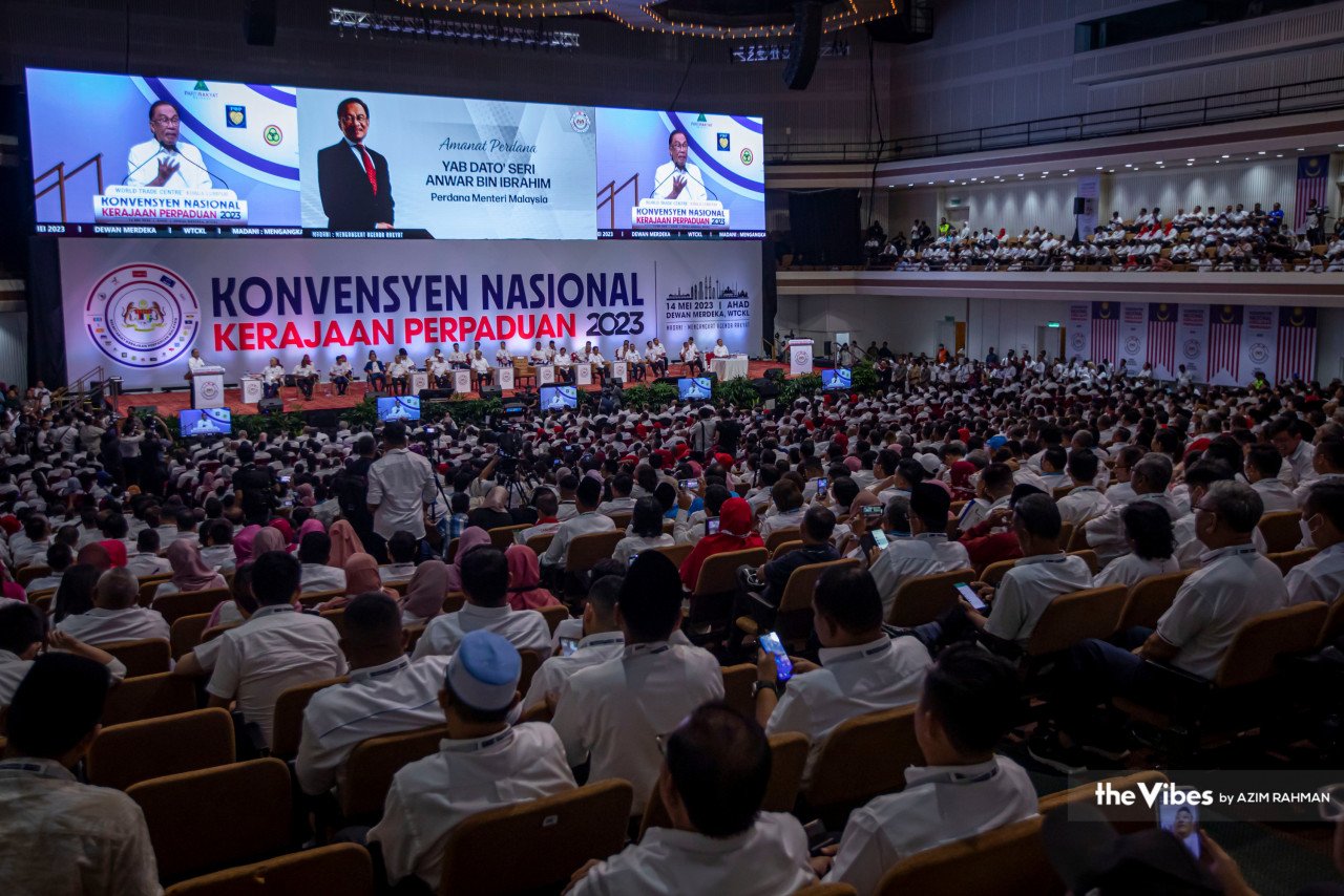 Anwar ketika menyampaikan Amanat Perdana sempena Konvensyen Nasional Kerajaan Perpaduan 2023 di sini hari ini yang dihadiri lebih 3,500 perwakilan. 