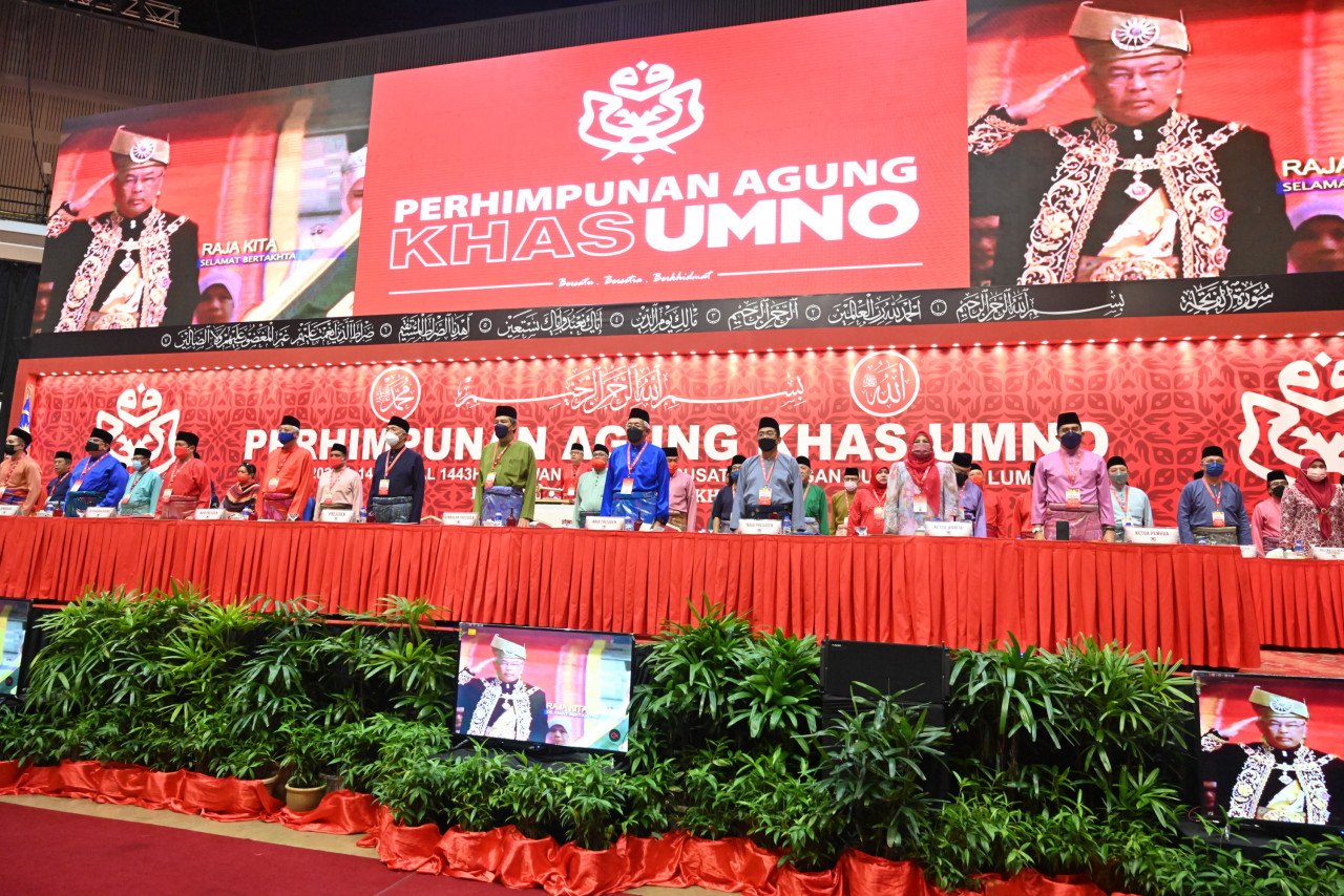 Ada pemimpin UMNO yang menyifatkan prestasi terburuk BN di PRU-15, sebagai mandat rakyat untuk parti itu menjadi pembangkang - Gambar Fail