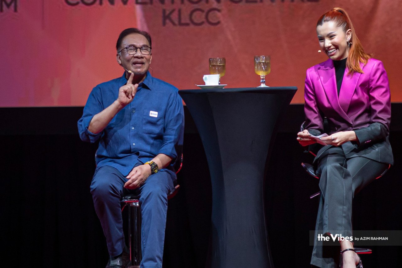 Youth Empowerment Fair (YEF 2023) dihadiri Perdana Menteri, Datuk Seri Anwar Ibrahim, di KLCC semalam. - Gambar oleh Azim Rahman