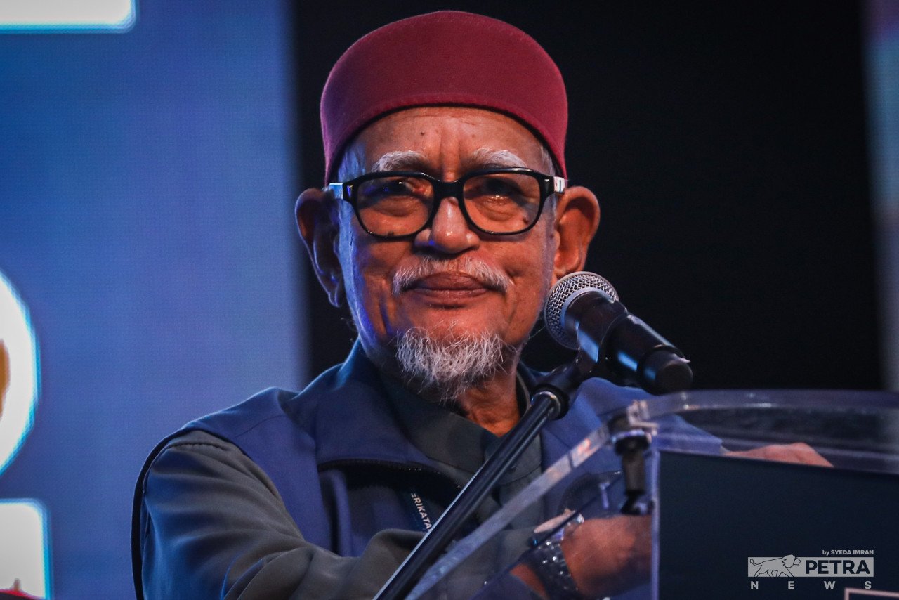 Pada 1 Mac lalu, media melaporkan Abdul Hadi sebagai berkata, beliau menjangkakan keruntuhan kerajaan semasa pimpinan Anwar dalam masa terdekat - Gambar Fail