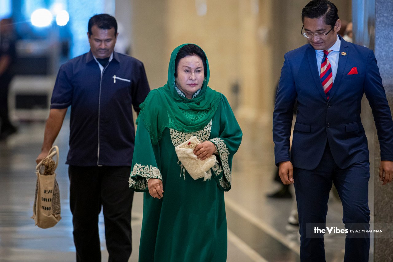 Rosmah Mansor ketika tiba di mahkamah - Gambar oleh Azim Rahman