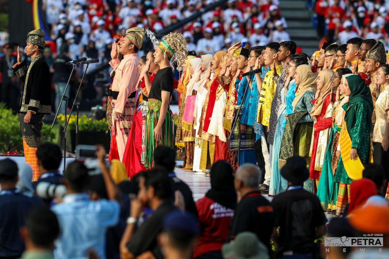 Keharmonian masyarakat antara kaum adalah antara teras kekuatan Malaysia - gambar fail